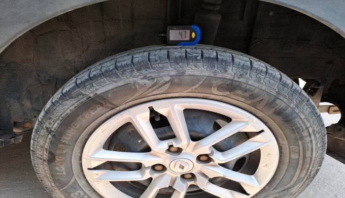 2020 Renault TRIBER RXL MT, Petrol, Manual, 2,04,547 km, tyre