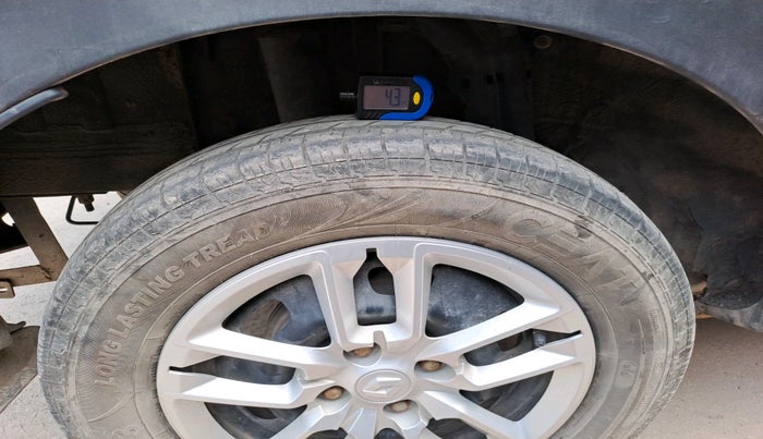 2020 Renault TRIBER RXL MT, Petrol, Manual, 2,04,547 km, tyre