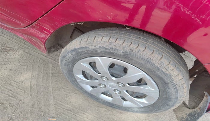 2014 Hyundai Eon MAGNA +, Petrol, Manual, 12,250 km, tyre