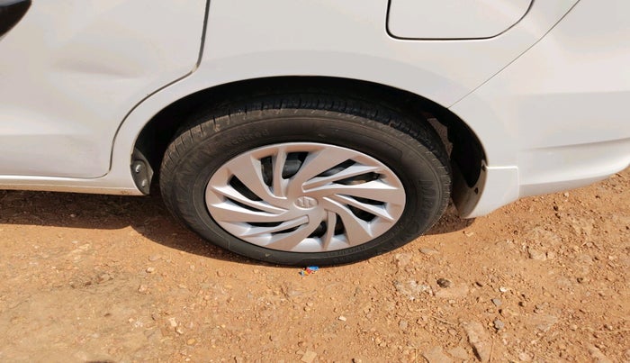 2018 Maruti Ertiga VXI, Petrol, Manual, 1,15,607 km, tyre