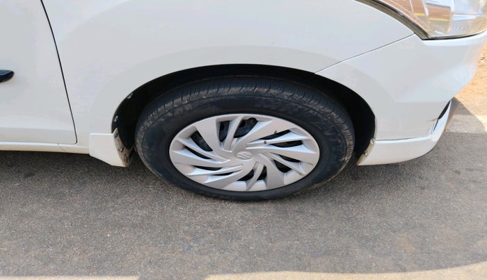 2018 Maruti Ertiga VXI, Petrol, Manual, 1,15,607 km, tyre