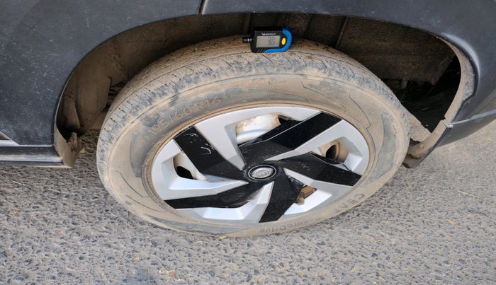 2022 Nissan MAGNITE XE, Petrol, Manual, 37,310 km, tyre