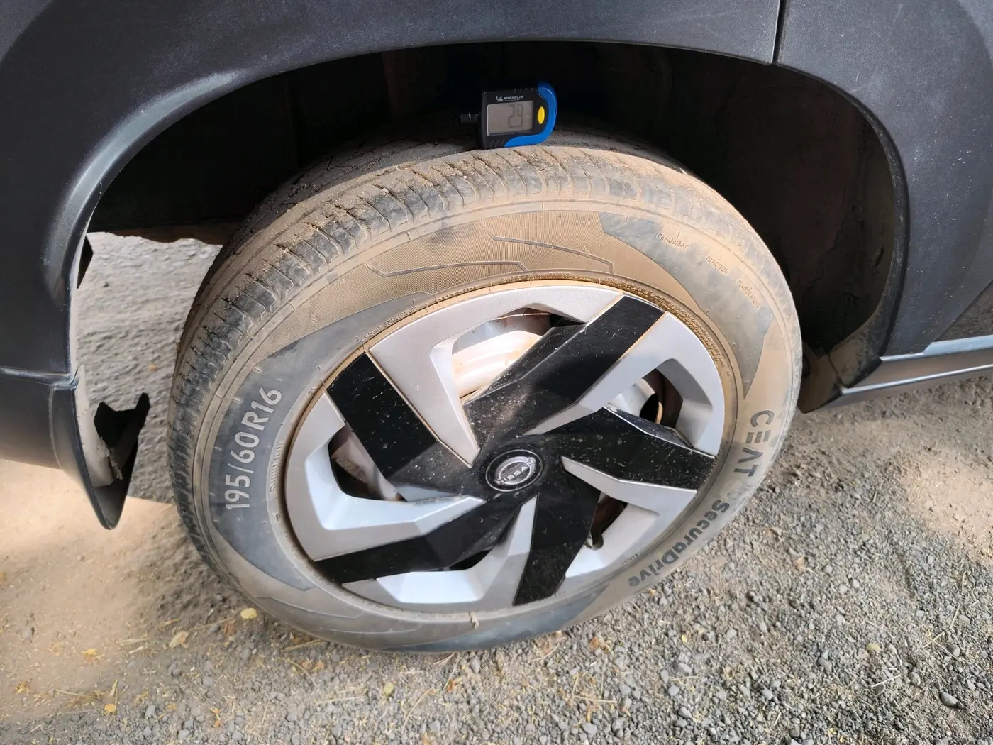 2022 Nissan MAGNITE XE, Petrol, Manual, 37,310 km, tyre