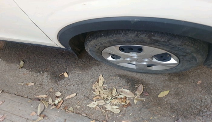 2022 Mahindra XUV300 W6 1.2 PETROL AMT, Petrol, Automatic, 27,241 km, tyre