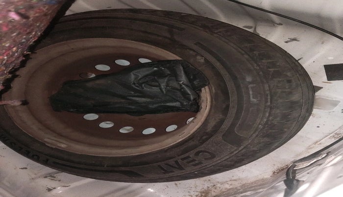 2019 Renault Kwid RXT 1.0 AMT (O), Petrol, Automatic, 50,973 km, tyre