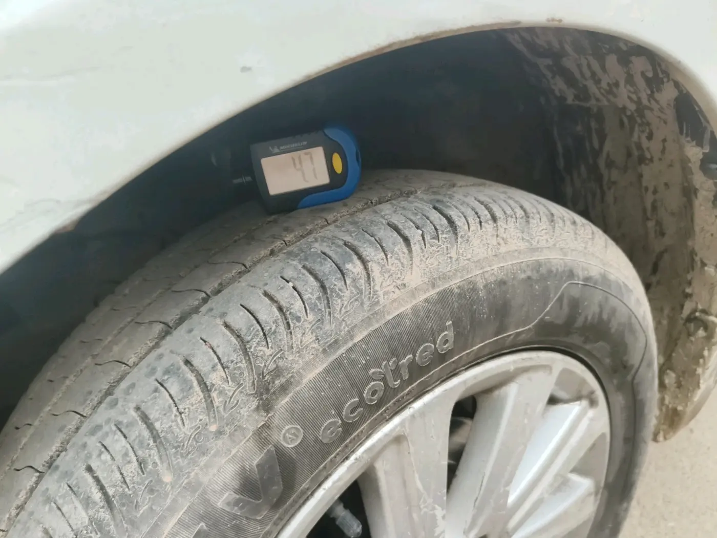2015 Maruti Swift Dzire ZDI, Diesel, Manual, 1,75,317 km, tyre