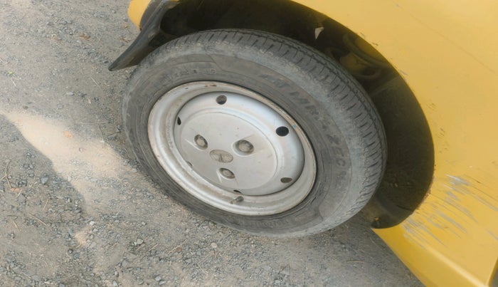 2011 Tata Nano LX, Petrol, Manual, 57,600 km, tyre