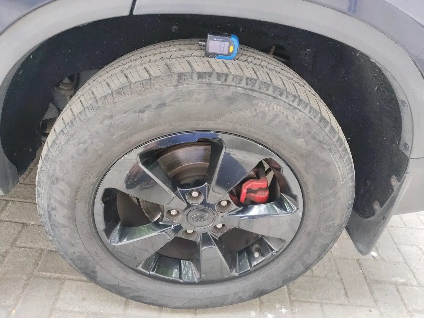 2022 Mahindra ALTURAS G4 2WD AT, Diesel, Automatic, 64,694 km, tyre