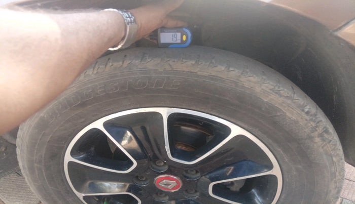 2018 Renault Duster 85 PS RXS MT DIESEL, Diesel, Manual, 1,41,981 km, tyre