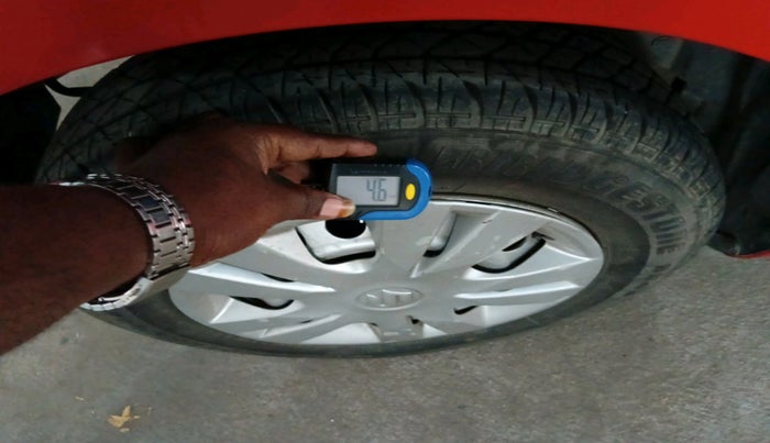 2017 Maruti Swift LXI (O), Petrol, Manual, 46,849 km, tyre