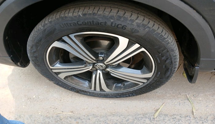 2022 MG ASTOR SHARP 1.5 MT, Petrol, Manual, 20,375 km, tyre