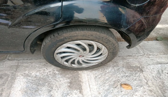 2012 Ford Figo ZXI 1.2 PETROL, Petrol, Manual, 60,672 km, tyre