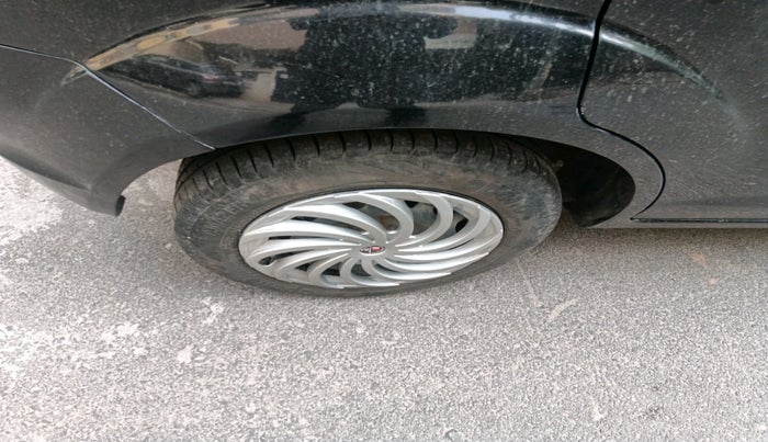 2012 Ford Figo ZXI 1.2 PETROL, Petrol, Manual, 60,672 km, tyre