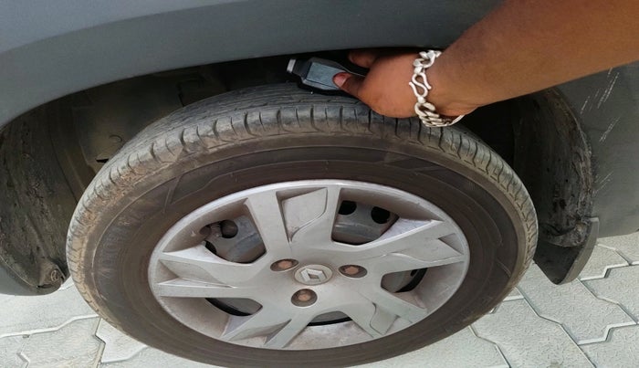 2021 Renault Kwid RXT 1.0 AMT (O), Petrol, Automatic, 63,790 km, tyre