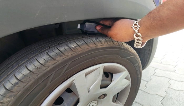 2021 Renault Kwid RXT 1.0 AMT (O), Petrol, Automatic, 63,790 km, tyre