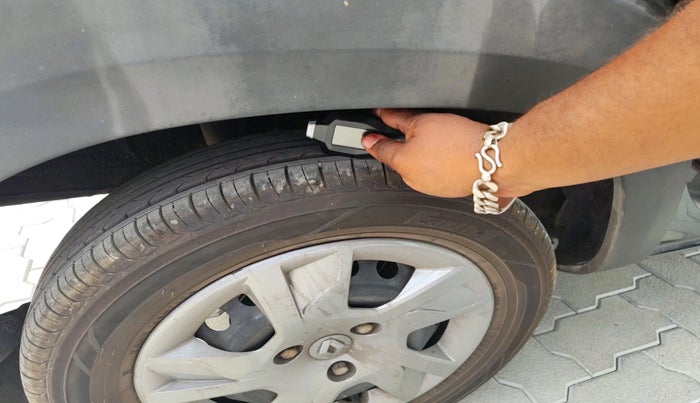 2021 Renault Kwid RXT 1.0 AMT (O), Petrol, Automatic, 63,790 km, tyre