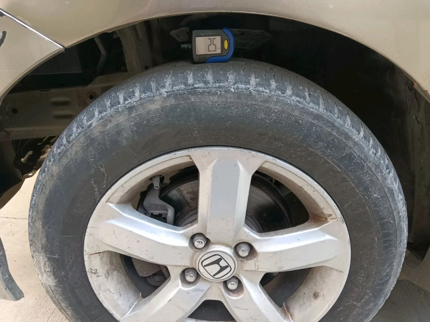 2011 Honda City 1.5L I-VTEC V MT, Petrol, Manual, 1,70,877 km, tyre