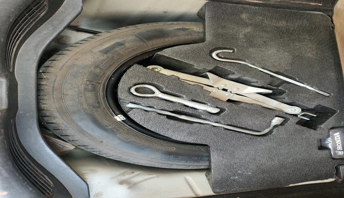 2018 Honda WR-V 1.2L I-VTEC VX MT, Petrol, Manual, 1,72,316 km, tyre