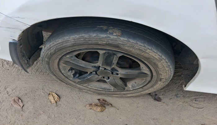 2012 Honda City 1.5L I-VTEC CORPORATE MT, CNG, Manual, 92,742 km, tyre