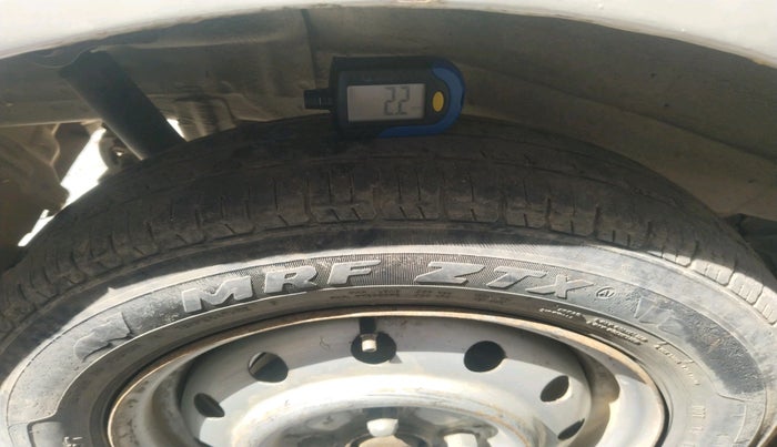 2014 Maruti Wagon R 1.0 LXI, CNG, Manual, 1,25,663 km, tyre