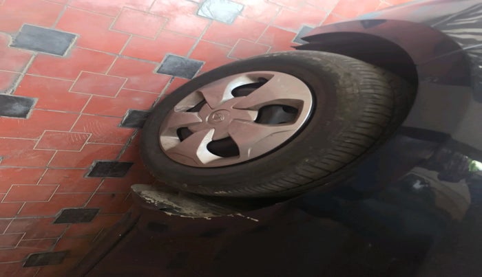 2021 Tata Tiago XT PETROL, Petrol, Manual, 23,063 km, tyre