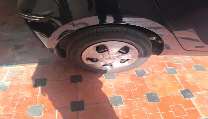 2021 Tata Tiago XT PETROL, Petrol, Manual, 23,063 km, tyre