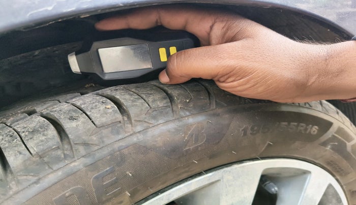 2015 Hyundai Verna FLUIDIC 4S 1.6 VTVT SX, Petrol, Manual, 40,319 km, tyre