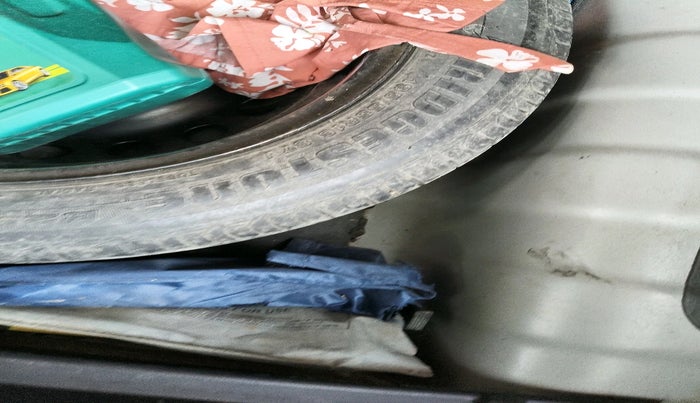 2015 Hyundai Verna FLUIDIC 4S 1.6 VTVT SX, Petrol, Manual, 40,319 km, tyre