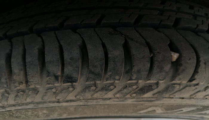 2015 Ford Ecosport TREND 1.5L PETROL, CNG, Manual, 82,328 km, tyre