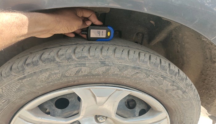 2015 Ford Ecosport TREND 1.5L PETROL, CNG, Manual, 82,328 km, tyre