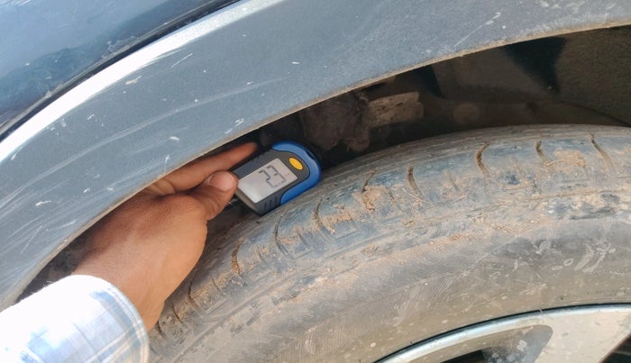 2023 Mahindra XUV300 W8 (O) 1.5 DIESEL, Diesel, Manual, 30,050 km, tyre