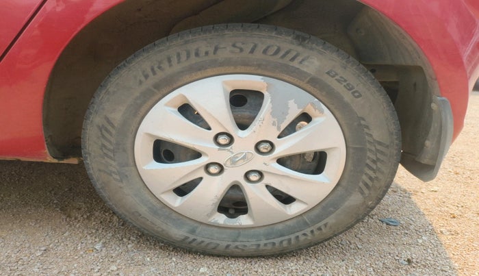 2011 Hyundai i10 MAGNA 1.2, Petrol, Manual, 1,26,813 km, tyre