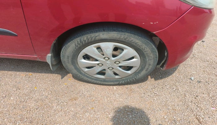 2011 Hyundai i10 MAGNA 1.2, Petrol, Manual, 1,26,813 km, tyre