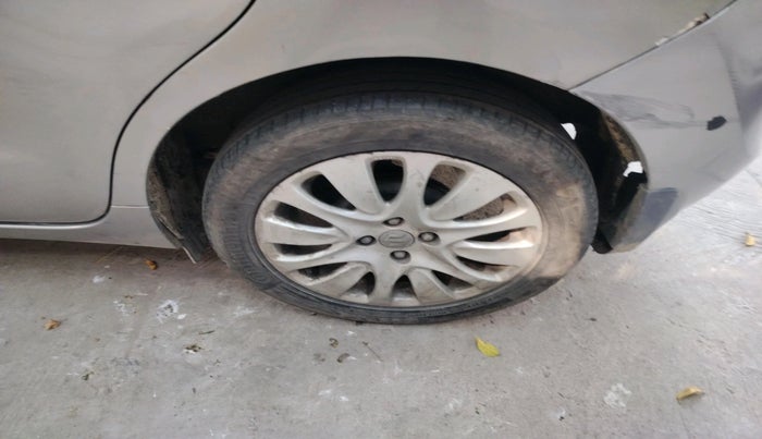 2016 Maruti Baleno ZETA PETROL 1.2, Petrol, Manual, 1,32,000 km, tyre