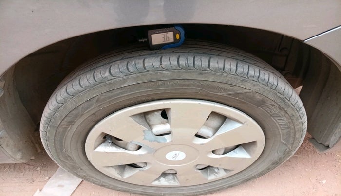 2013 Maruti Wagon R 1.0 LXI CNG, CNG, Manual, 1,48,265 km, tyre