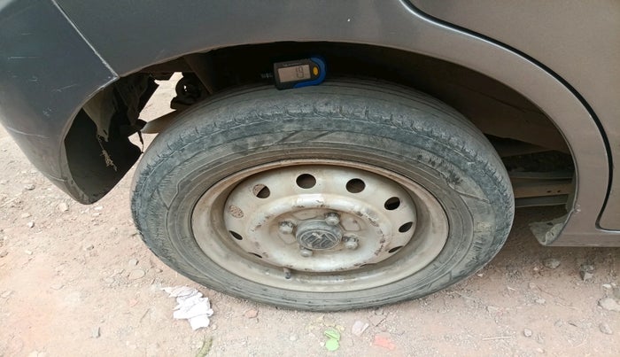 2013 Maruti Wagon R 1.0 LXI CNG, CNG, Manual, 1,48,265 km, tyre