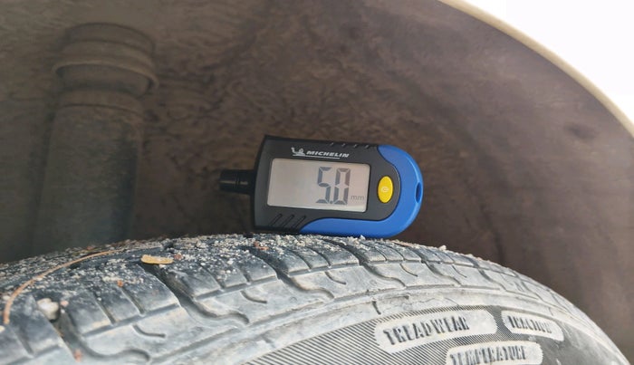 2022 Hyundai AURA S 1.2 CNG, CNG, Manual, 1,25,324 km, tyre