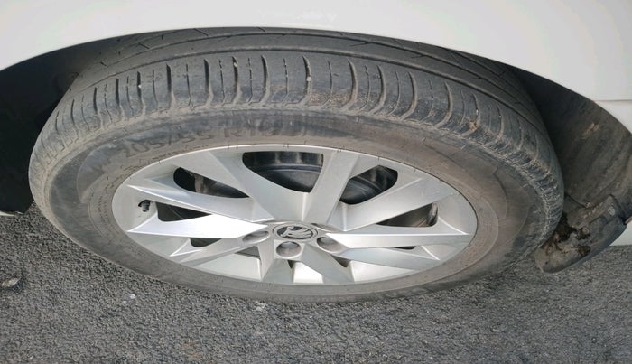 2022 Skoda SLAVIA AMBITION 1.0L TSI MT, Petrol, Manual, 23,157 km, tyre