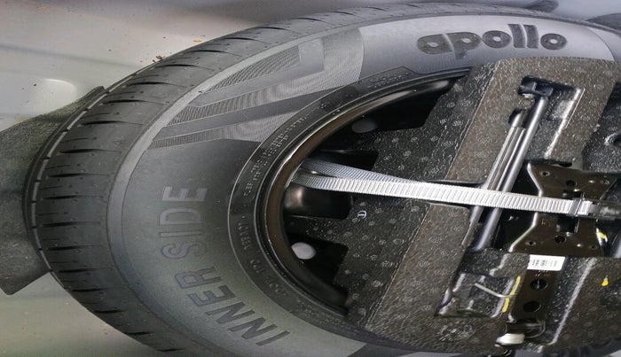 2022 Skoda SLAVIA AMBITION 1.0L TSI MT, Petrol, Manual, 23,157 km, tyre