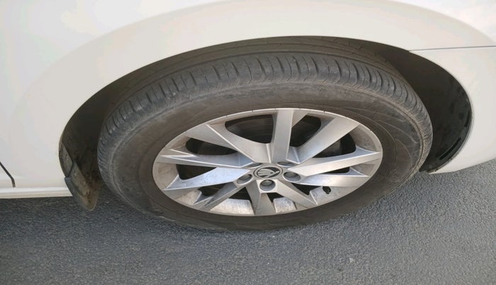 2022 Skoda SLAVIA AMBITION 1.0L TSI MT, Petrol, Manual, 23,157 km, tyre