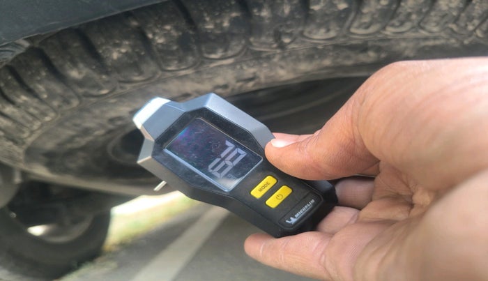 2018 Mahindra XUV500 W9, Diesel, Manual, 87,412 km, tyre