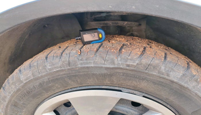 2017 Mahindra XUV500 W6, Diesel, Manual, 1,81,904 km, tyre