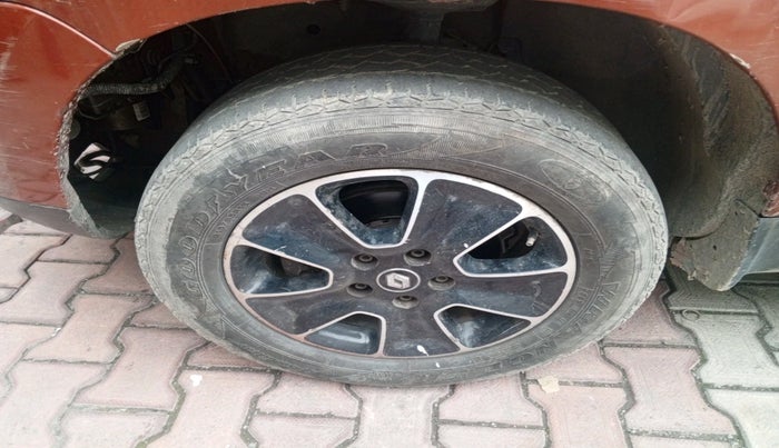 2017 Renault Duster 110 PS RXZ 4X2 AMT DIESEL, Diesel, Automatic, 50,000 km, tyre