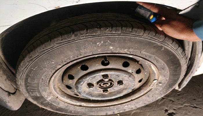 2010 Maruti Wagon R 1.0 LXI, CNG, Manual, 98,000 km, tyre