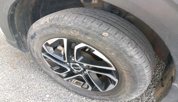 2022 KIA CARENS PRESTIGE PLUS 1.4 PETROL 7 STR, Petrol, Manual, 19,807 km, tyre