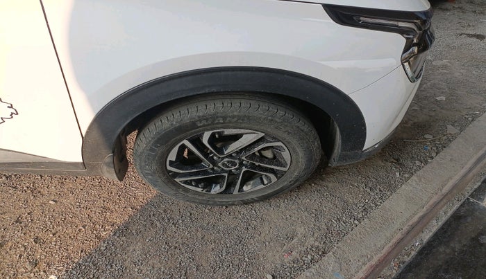 2022 KIA CARENS PRESTIGE PLUS 1.4 PETROL 7 STR, Petrol, Manual, 19,807 km, tyre