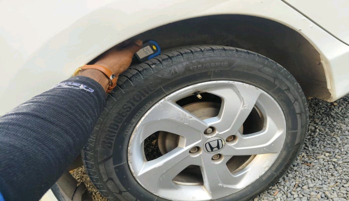 2015 Honda City 1.5L I-DTEC V, Diesel, Manual, 1,58,957 km, tyre