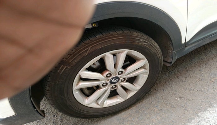 2016 Hyundai Creta SX 1.6 DIESEL, Diesel, Manual, 1,74,974 km, tyre