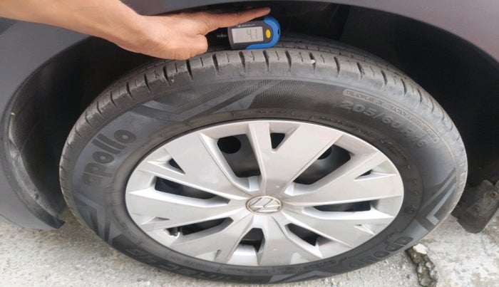 2022 Volkswagen TAIGUN COMFORTLINE 1.0 TSI MT, Petrol, Manual, 26,608 km, tyre