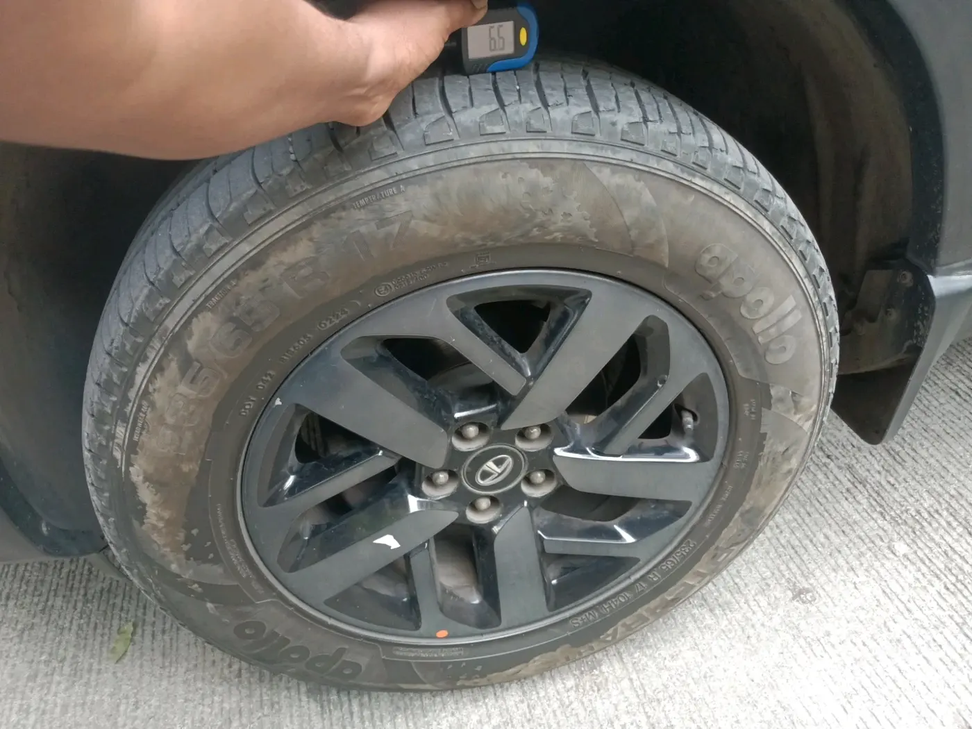2022 Tata Harrier XZA PLUS 2.0L KAZIRANGA, Diesel, Automatic, 81,816 km, tyre